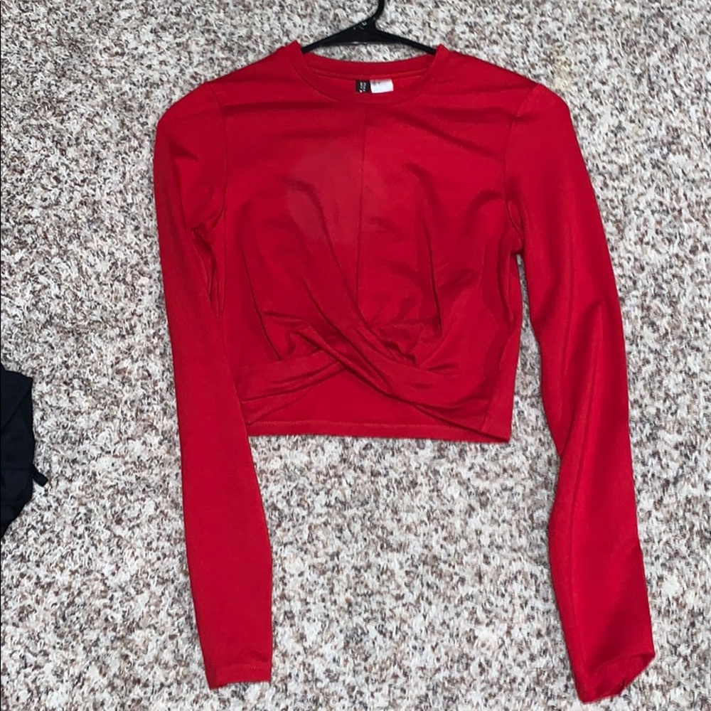 Red long sleeve twist in front crop top